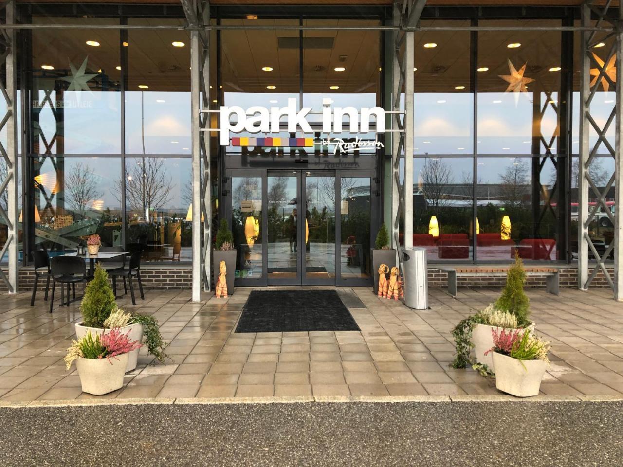 Park Inn By Radisson Oslo Airport Hotel West Garder エクステリア 写真